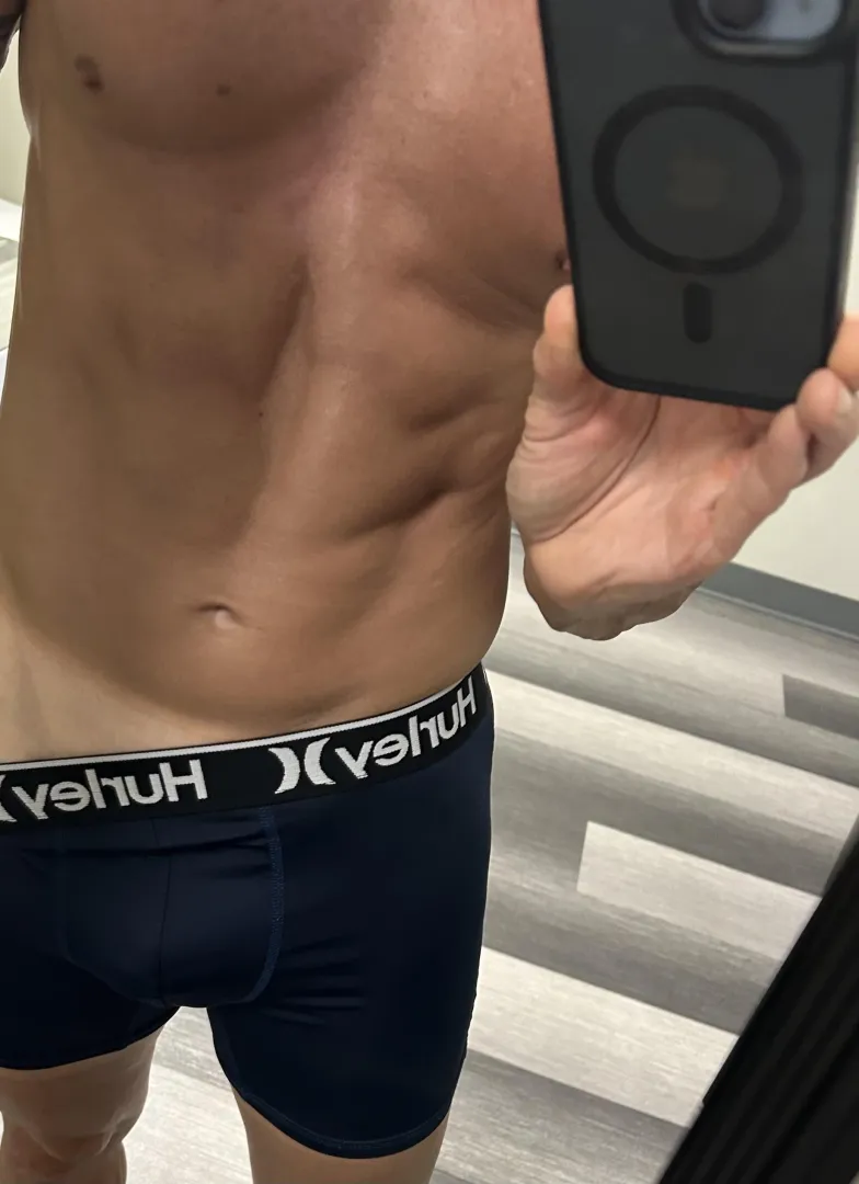 I need help tanning. Any ladies up to helping me? Lafayette M. DMs open