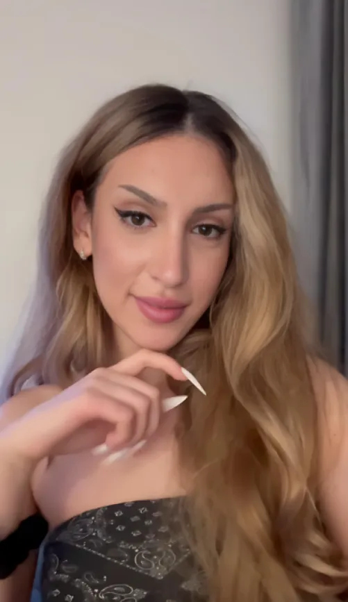 I'm home alone and extra horny right now