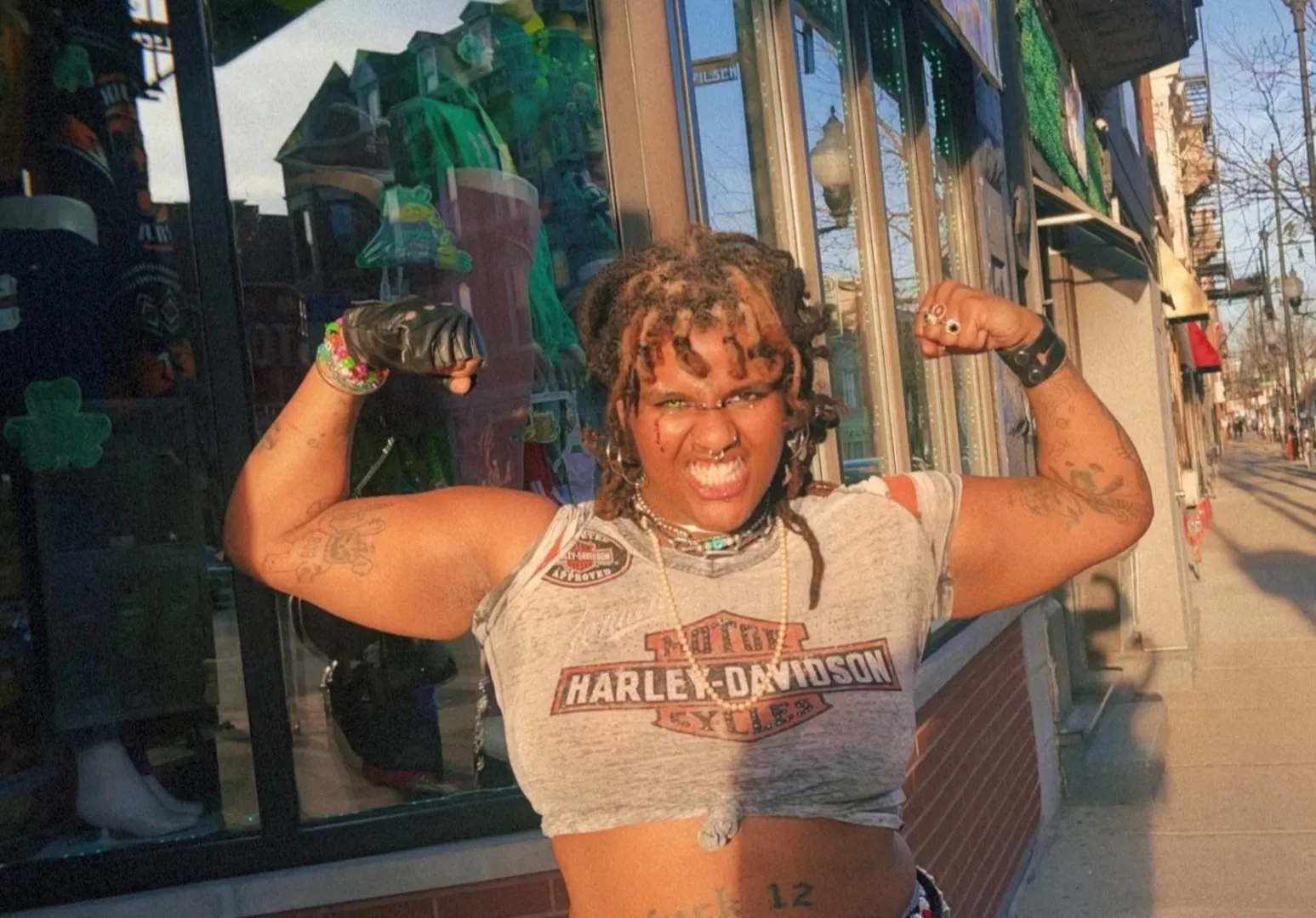 is this reddit muscle dyke safe? 