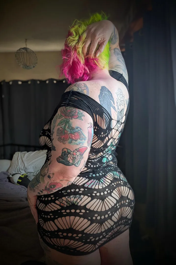 It's a Booty-full Day in the Neighborhood