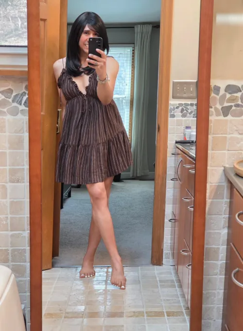 Listening my fave songs  ..dancing, chewing gum(yummy & helps you smile better  )..just having sweet girly time, do u like the pedi i gave myself?     