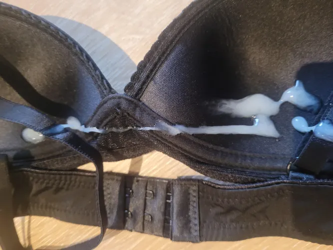 Love the black & white contrast of my spunk