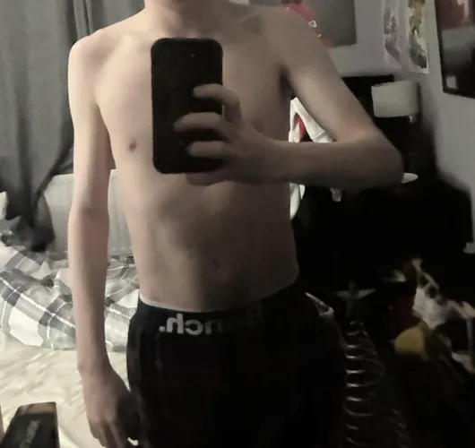 M19 Stockton Skinny Sub- Looking for people into latex or crossdressing. Would love to dress up for someone and be their sissy! Would love to meet today or end of this week!