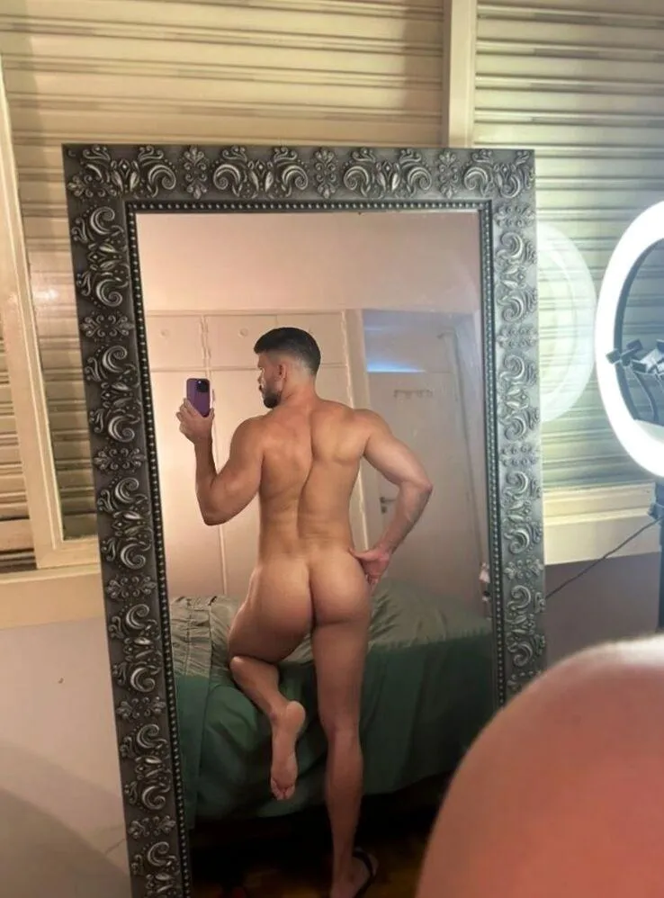 mirror mirror, how is my butt today?