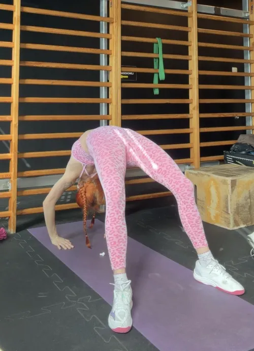 Need to start working more on my back flexibility (OC)