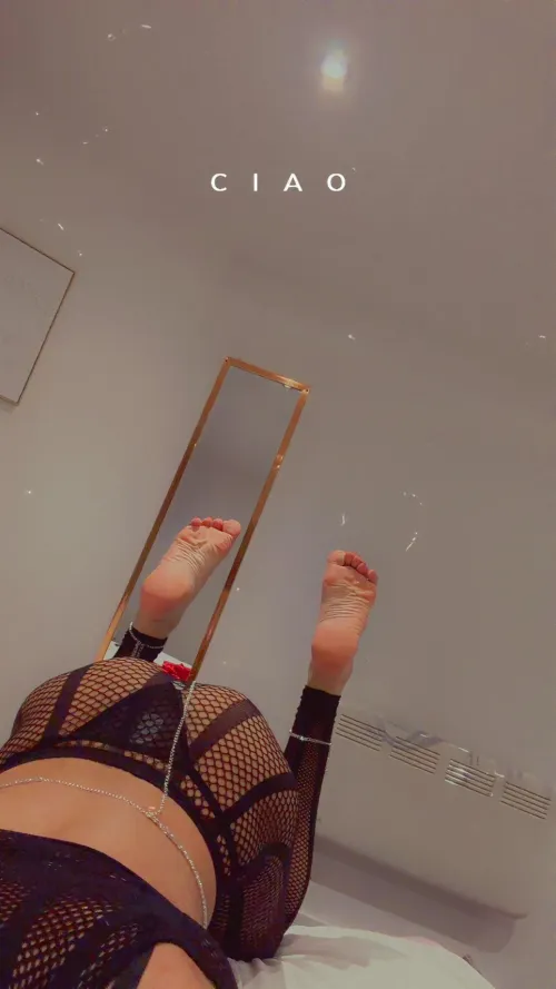 Soles begging to be kissed