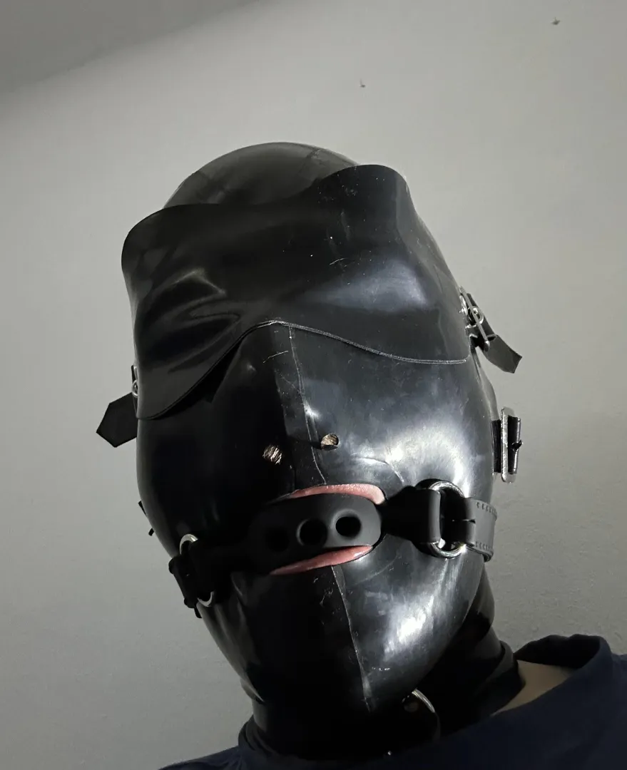 Submit me – I want to be your slave