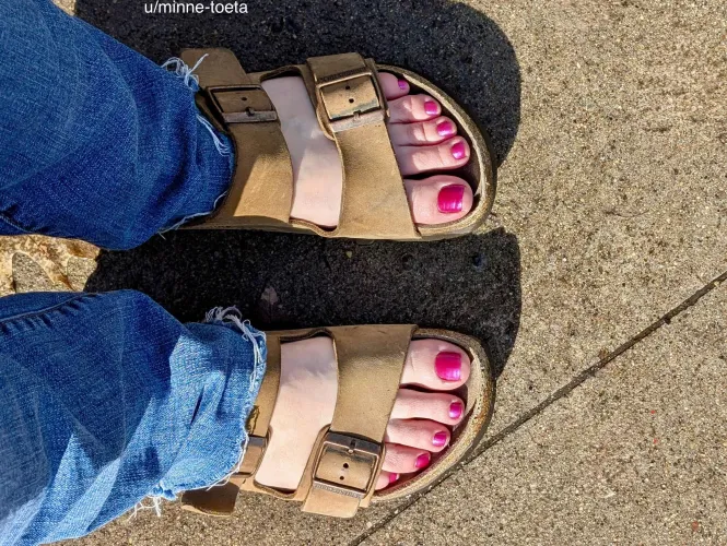 The snow melted, the Birks are out, and these freshly painted fuchsia toes need your attention ☀️