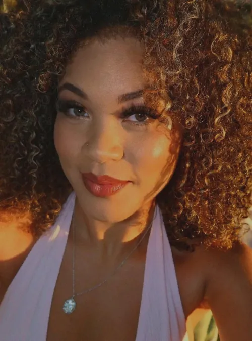 Thought this pose was kinda fun [Return Our 3P Tools/Apps]