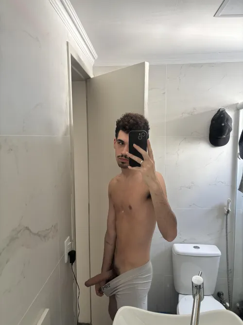 u also wake hard like me?