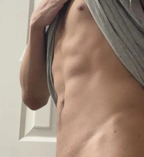 [VA] 26, M4F Looking for a chill fwb and those who ride 9+
