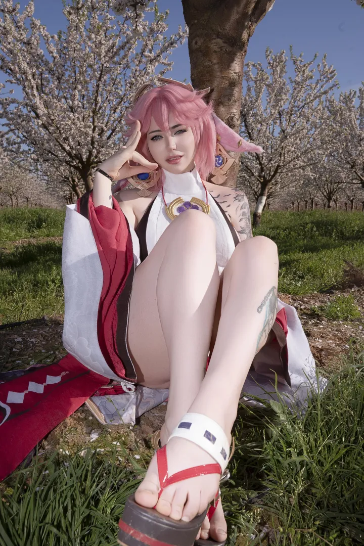 Yae Miko by Kuroitsne