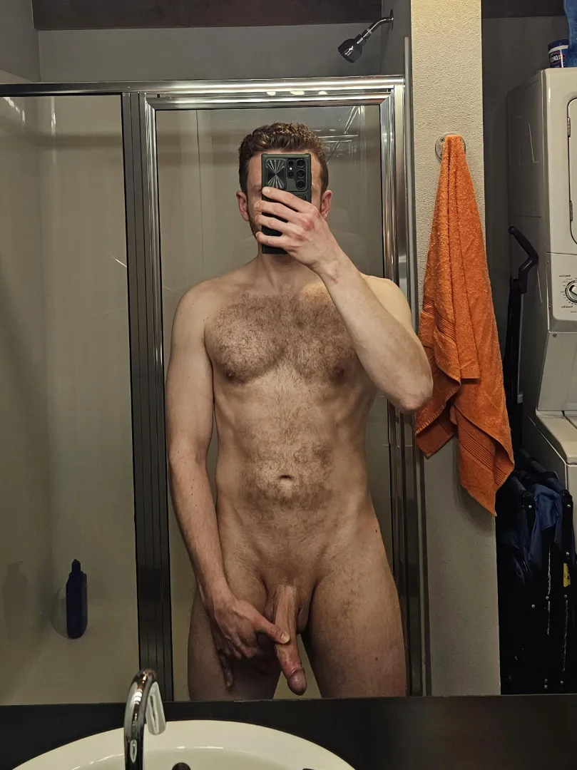 27 [M4F] Mirror mirror on the wall would you let me hit it raw?