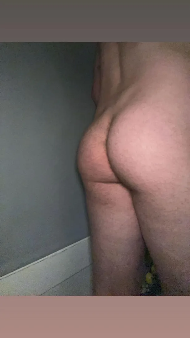 29 - any tops want to chat? Sc: oliver_jones53