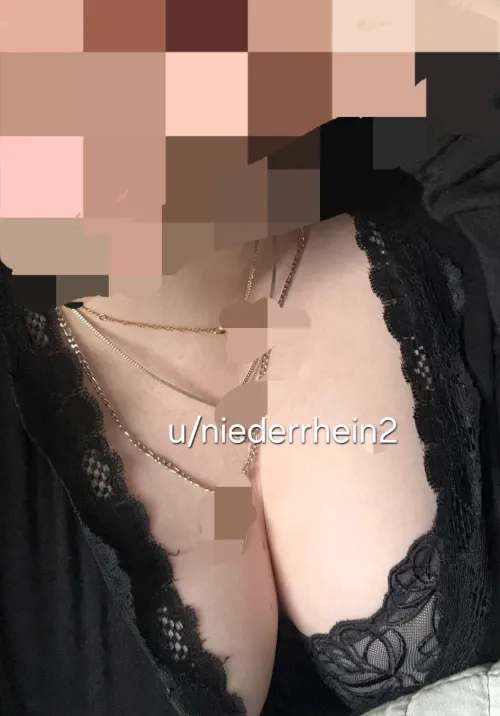 [30][F4F/MF][Mönchengladbach] Hallo zusammen, mein Name ist ist Laura und ich bin 30 Jahre alt. Ich bin auf der Suche nach andern interessanten Frauen oder auch paaren. Wenn euch zusagt was ihr unten lesst meldet euch.