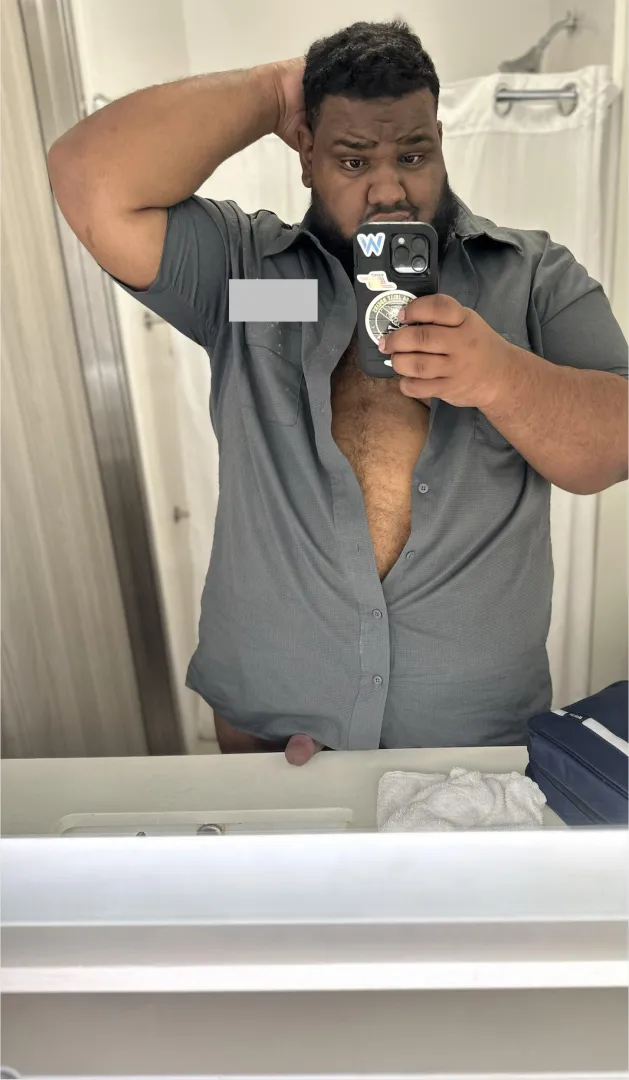 32 M (Location) US/AR, felt a breeze when I took this after getting off work, not sure why 