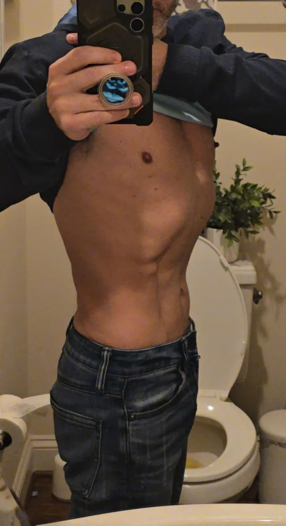 44 [M4M] #New Market - Looking for a hung young stud to come get head and maybe top me. Cum and go. No games. I host