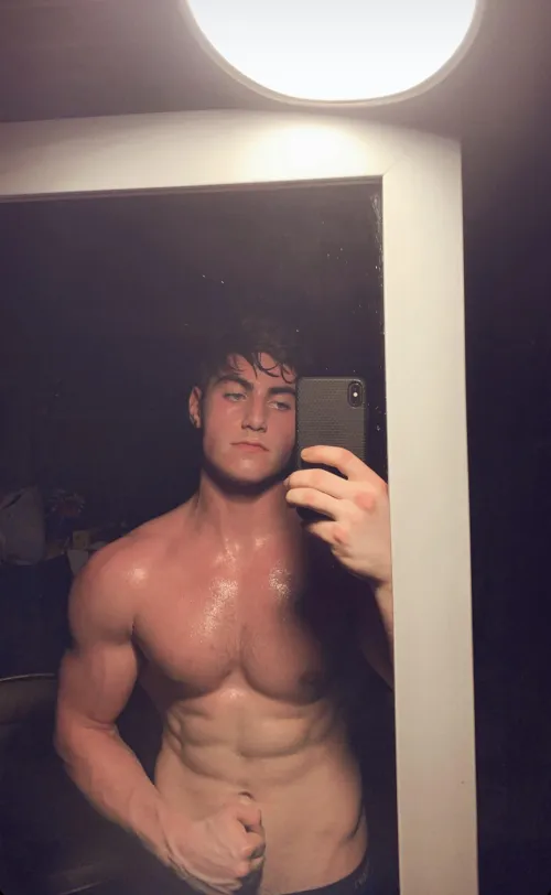 Beta bitch cocky bro 24 for cocky alpha bro to pump that load into me...  you be 18-35