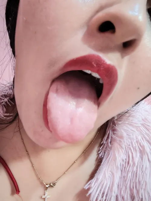 Demasiado grande para ignorarme… demasiado tarde para escapar