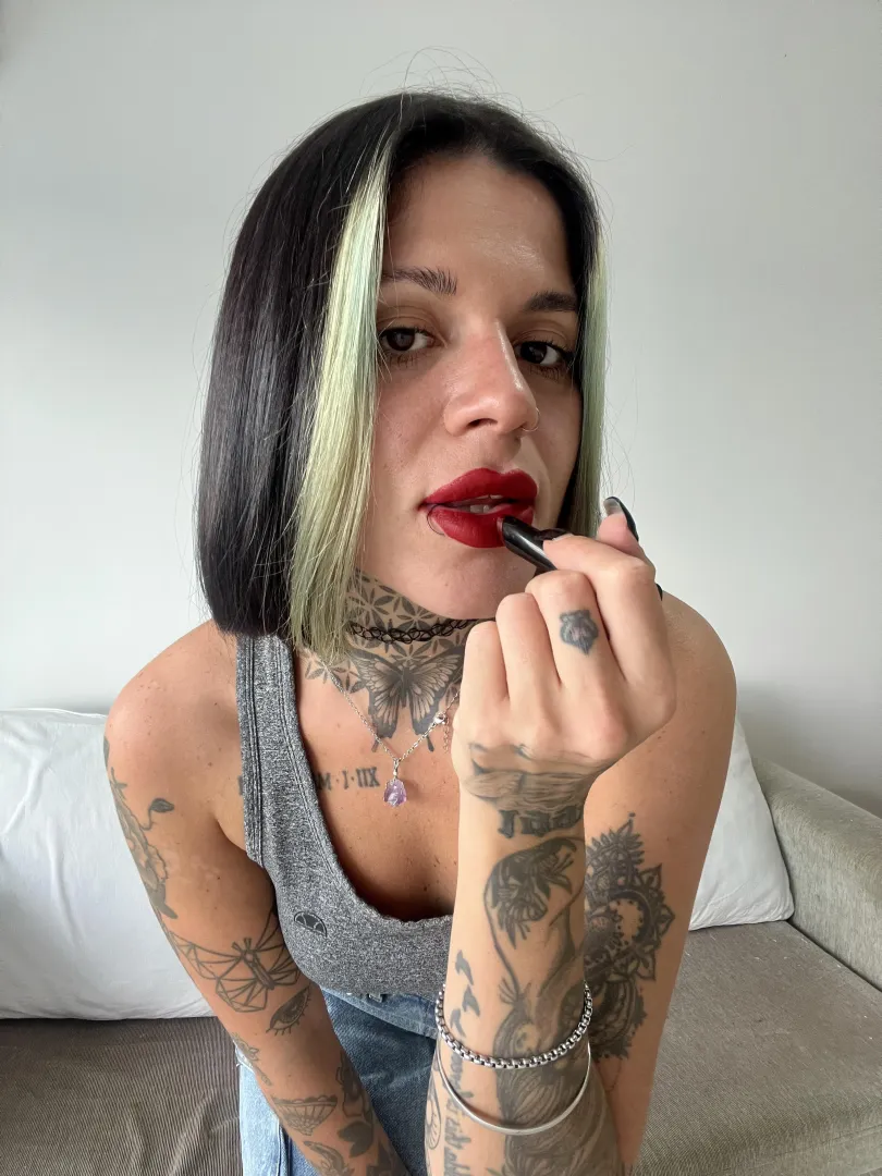 Dime dónde quieres mis besos rojos esta noche