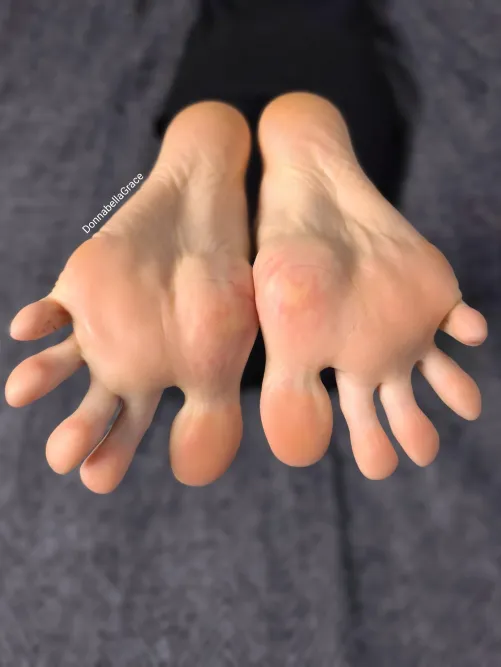 Don't you want to run your fingers between my toes?