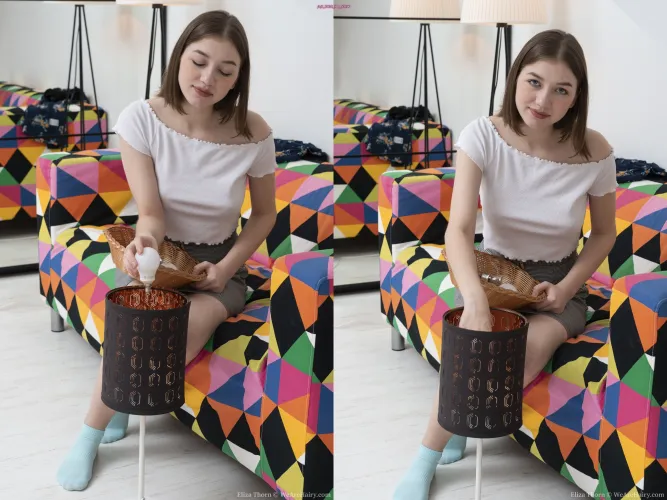 Eliza Thorn / Fun with lightbulbs