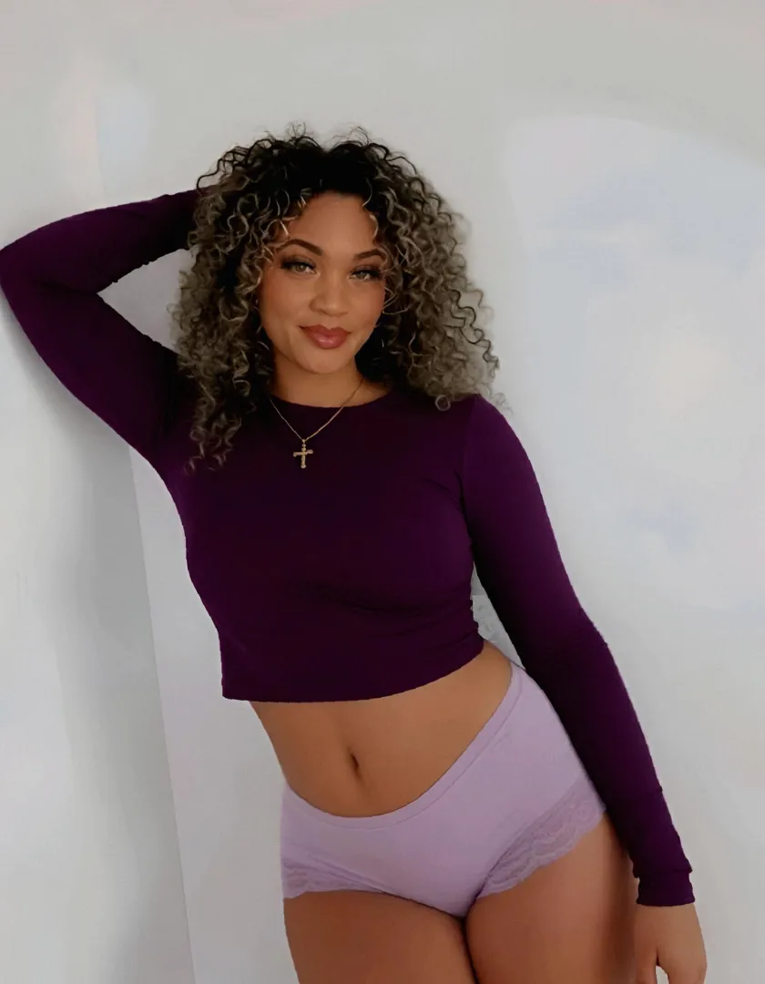 Hips wide enough to please you