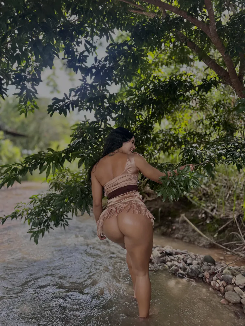 Hottie thick ass will make you happy