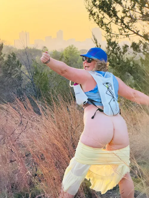 Hump day from Fort Worth Tx, I’m improving the skyline on my prairie run✨ obsessed with my rnnr pacer hat, I need more!