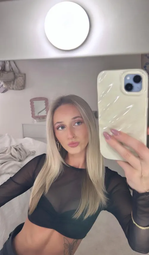 i know you hate how much you want this, don’t you? like you know you shouldn’t.. but you just can’t stop ‍