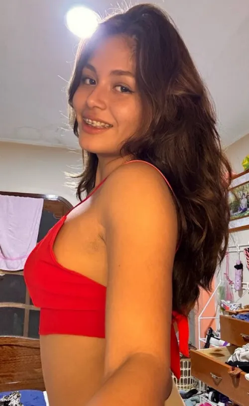 I like to flaunt my big tits in a sexy outfit