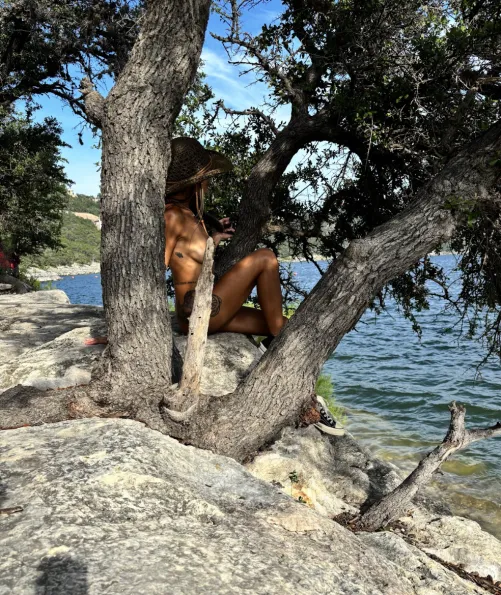 Is this piece of wood too much in the picture?