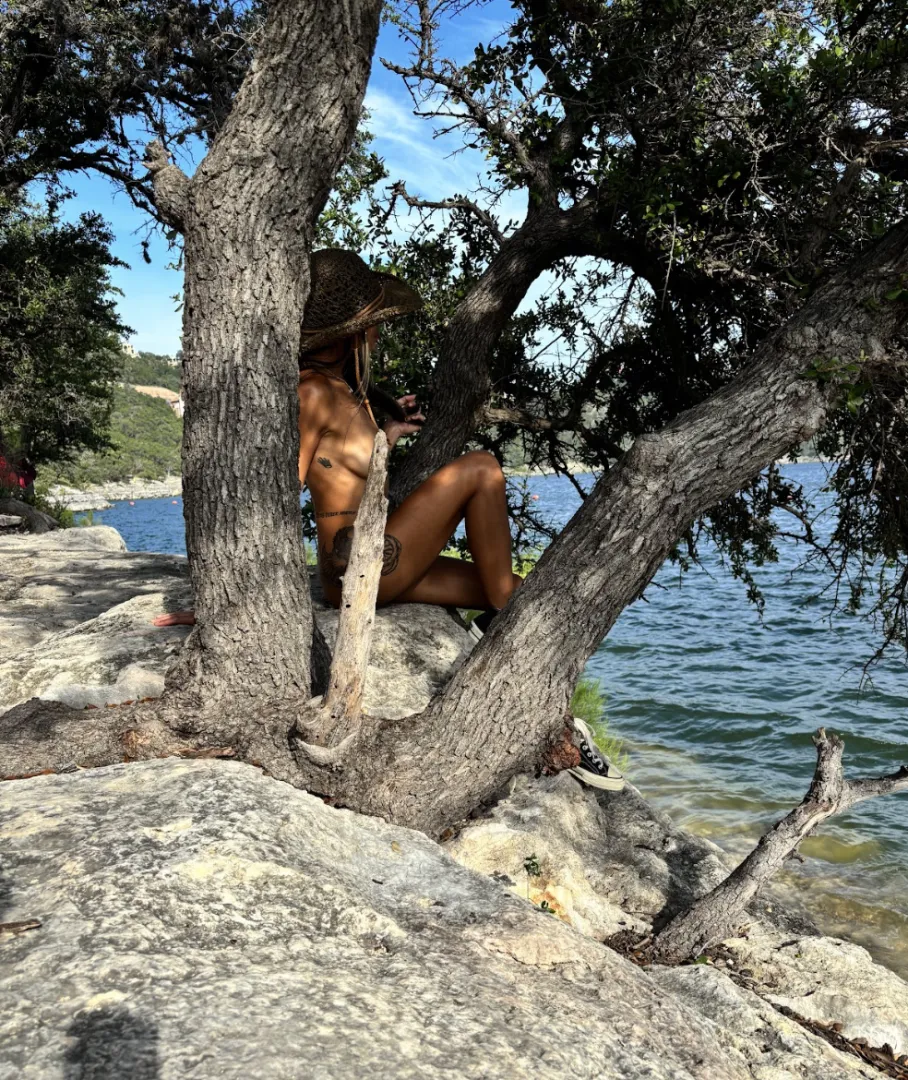 Is this piece of wood too much in the picture?