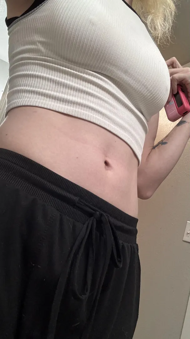 I’ve been thinking do I get a belly piercing 