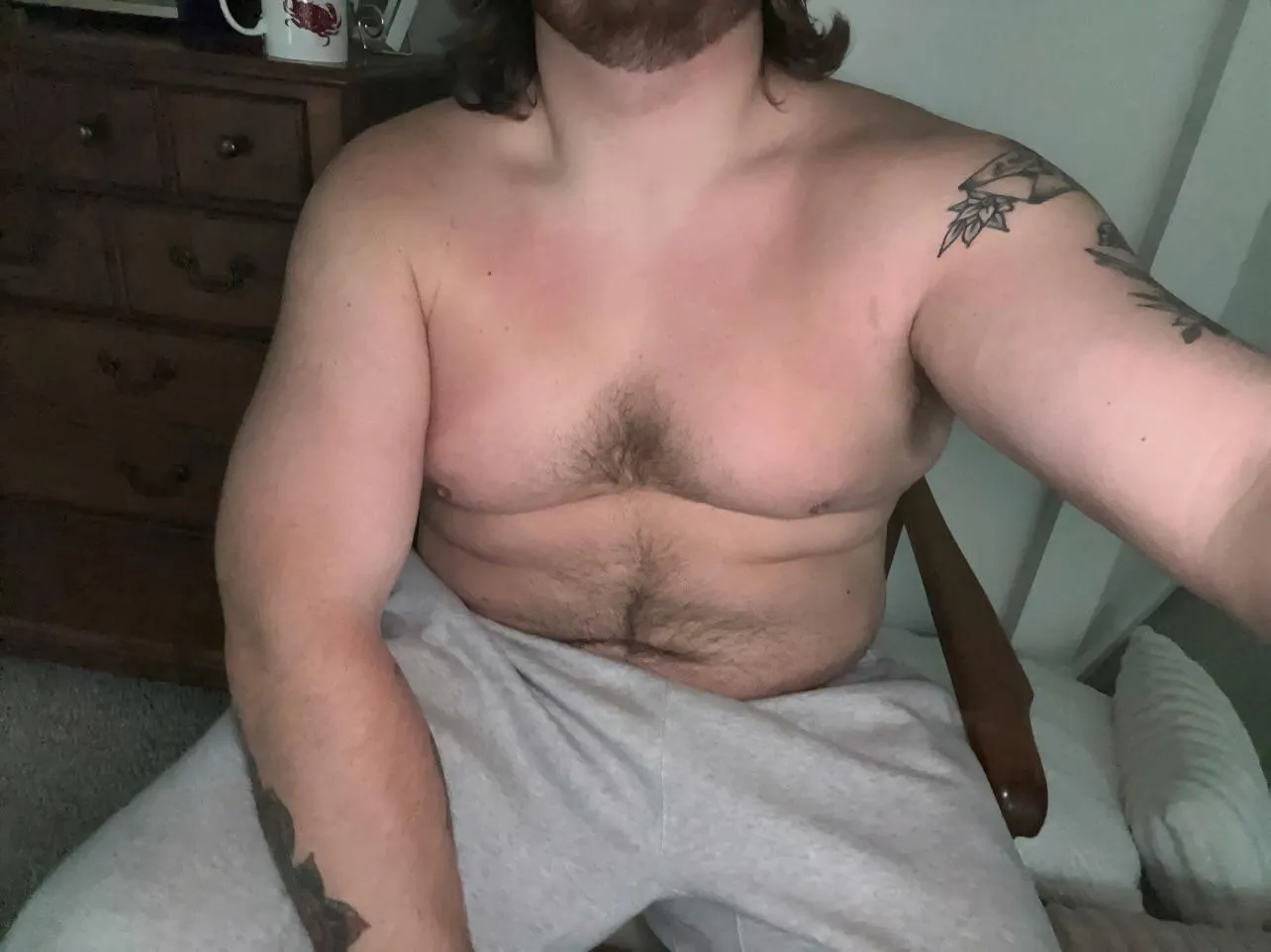 M(27) tattooed, handsome, and 6’4”. Pleasure dom for the ladies and verse with the guys! HMU if any interest! (St. Louis area)