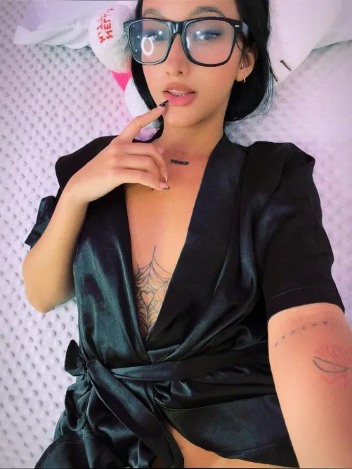 Maybe I look serious with these glasses, but my mind is in a very different place right now. Want to know what I’m thinking about? ️