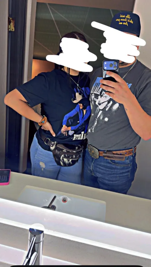 [Mf4mf] looking for other couples we’re currently at the Excalibur