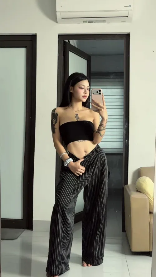 Showing my fit and midriff