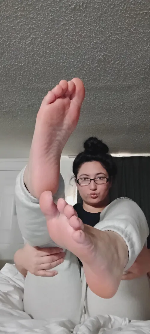 Size 7 get to sniffing