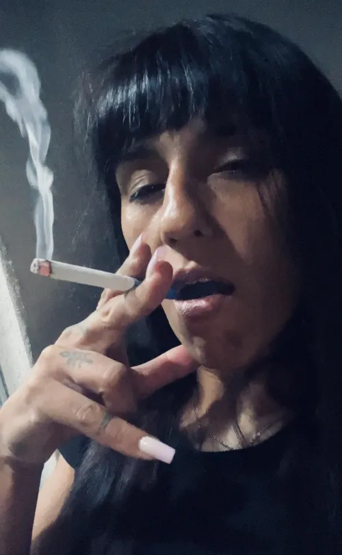 Smoke rising from my sweet lips 