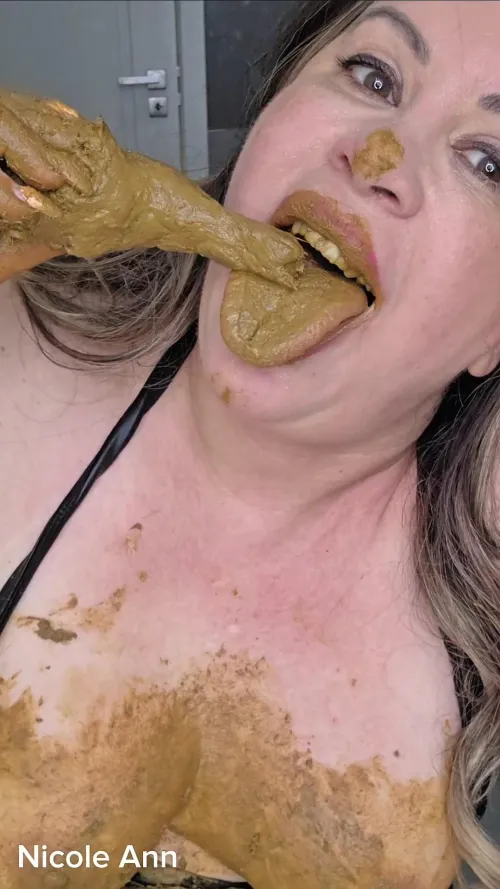 Watch my POV ultra realistic eating! (F)