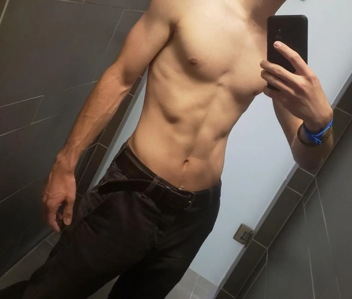 Where the fun milfs at