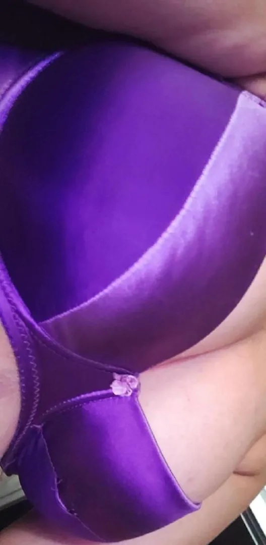 Who can buy me clothes I can model it for you 