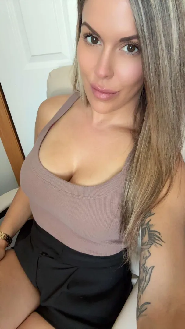 Who's buying my drink tonight?? If not you really should check out my menu :). Just don't be a time waster!