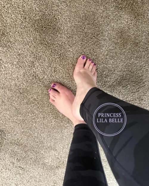 You are so addicted to my feet it’s funny. [oc]