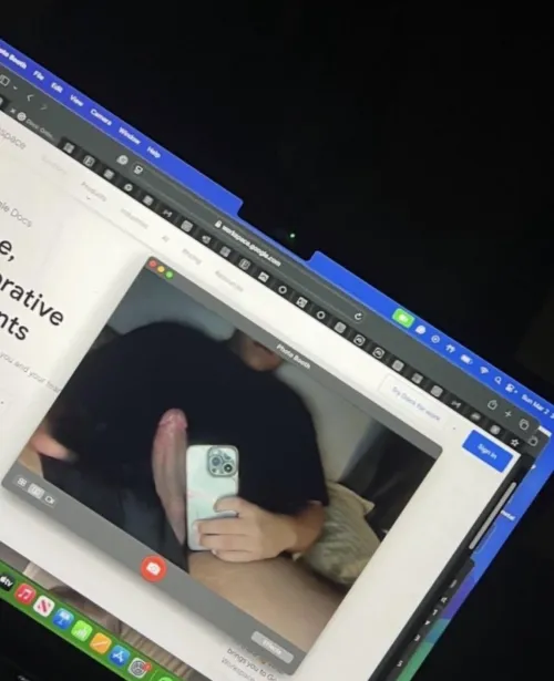 19 hmu if u want big dick in ur dms 