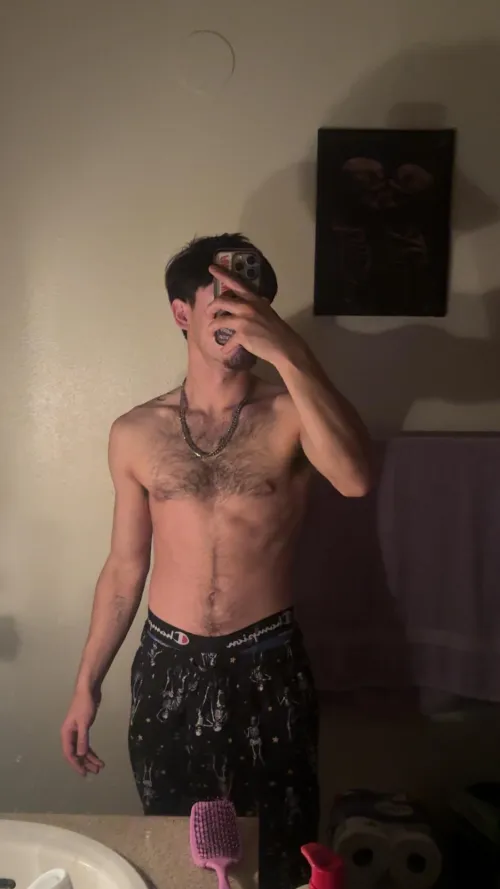 22M4F anyone available around 5? Hmu