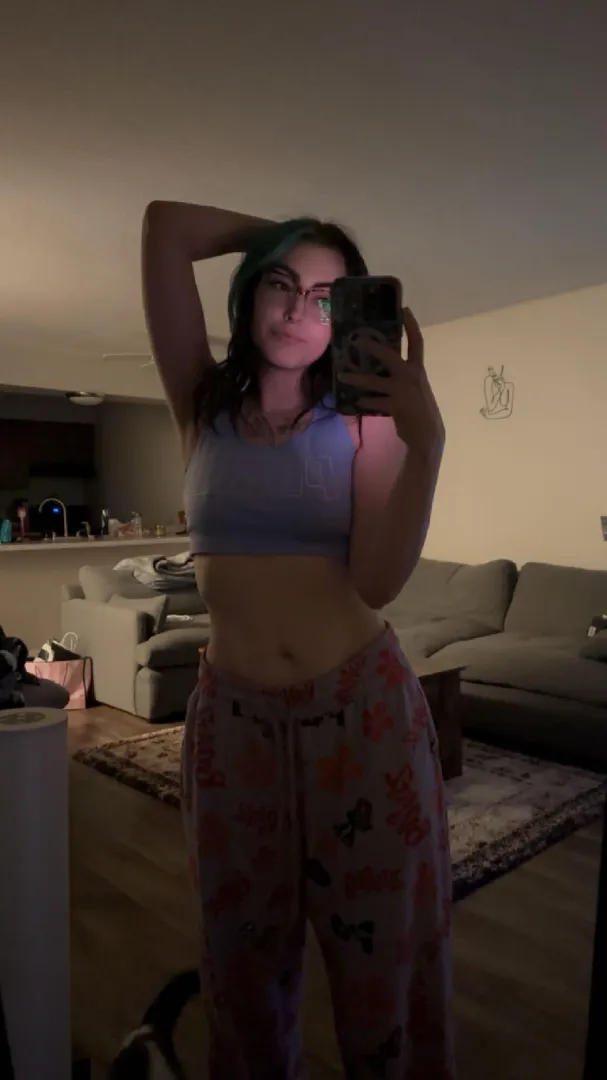 <3 SALE <3 Month long SFW GFE $250, month long NSFW GFE $450. If you want a little more time to savor our time together, now is the time to make me yours. - or if you want me to be your gamer gfe just for the day, I'd love that too.