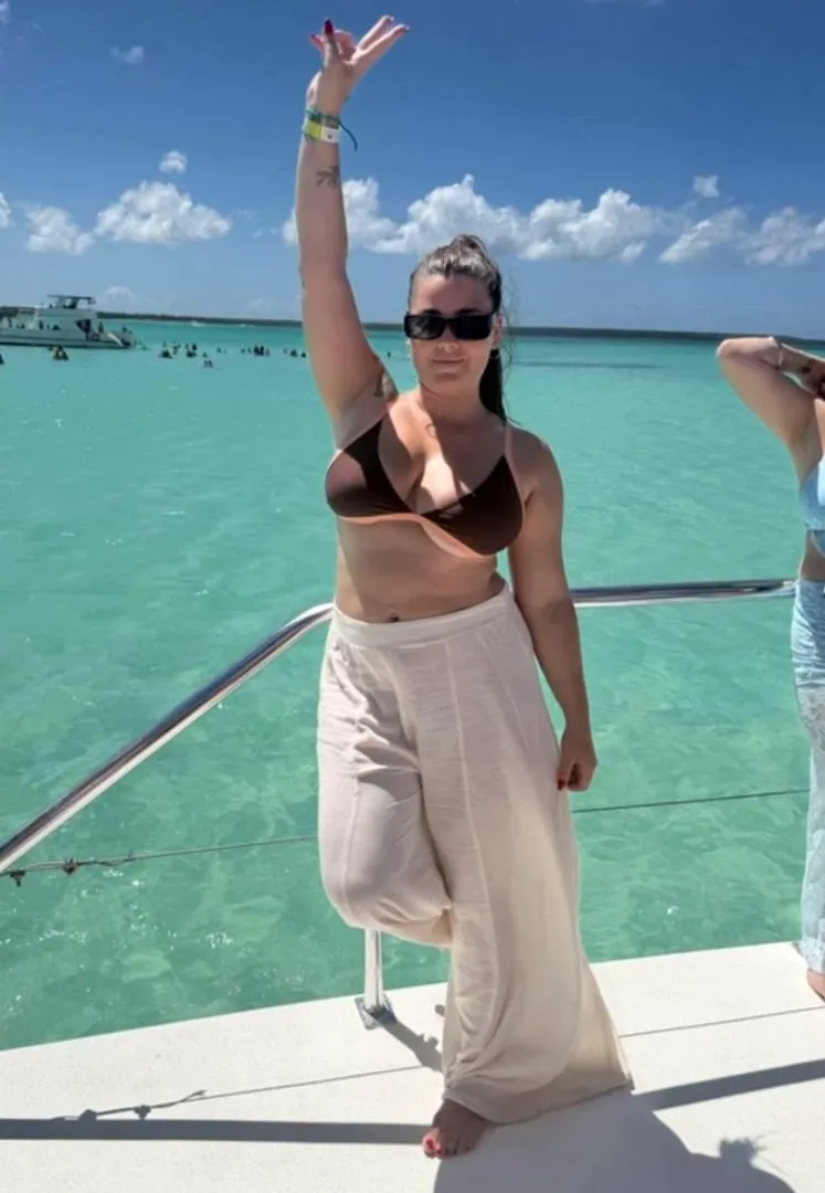 [37][F4M][NYC] - Worth the risk to date your married neighbor?