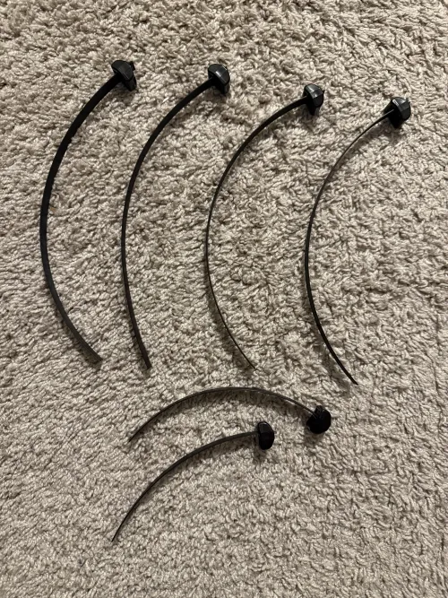 39 [M4F] Chesapeake - I want a good girl to use this weakened. Submit to me, let me zip tie you and have my way. Norfolk, Virgina Beach VA Hosting in hotel.